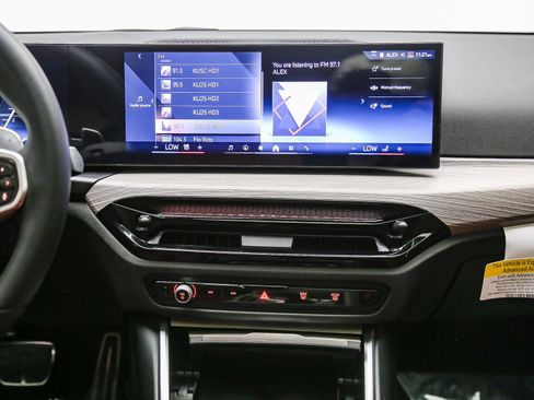 Used 2025 BMW 330i Sedan w/ M Sport Package RWD image 14