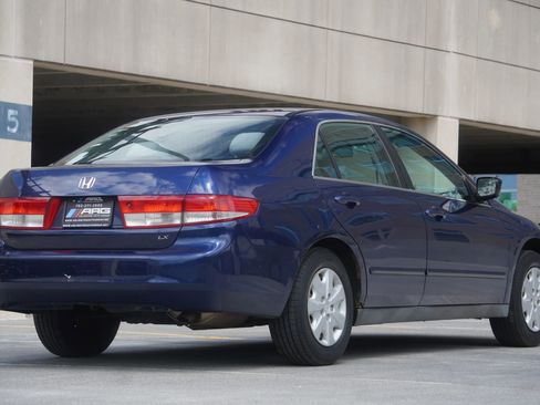 Used 2004 Honda Accord LX image 12