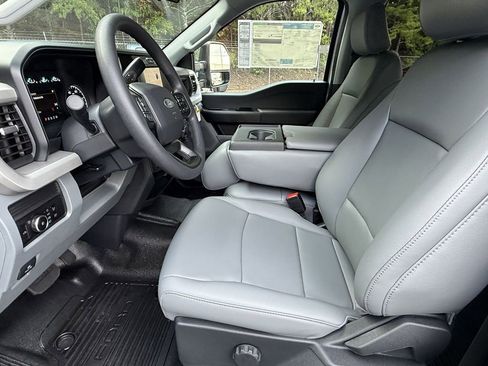 New 2026 Ford F350 XLT RWD image 9