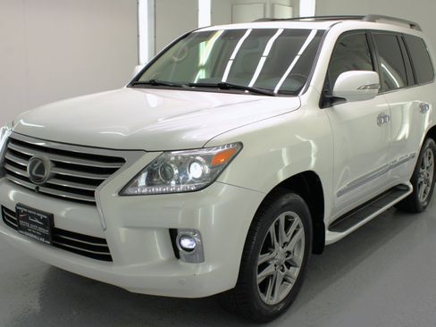 Used 2014 Lexus LX 570 4WD image 4