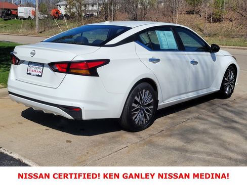 Certified 2025 Nissan Altima 2.5 SV FWD image 3