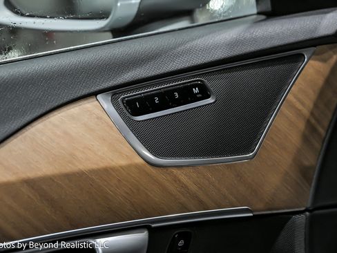 Used 2024 Volvo XC90 B6 Plus image 18