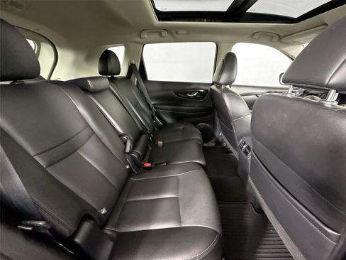 Used 2017 Nissan Rogue SL w/ SL Premium Package image 44