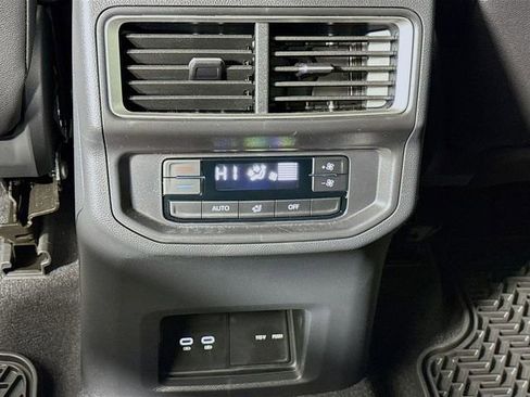 New 2026 Volkswagen Atlas SE image 27