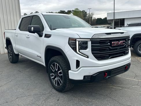 Used 2024 GMC Sierra 1500 AT4 w/ Technology Package AWD/4WD image 4