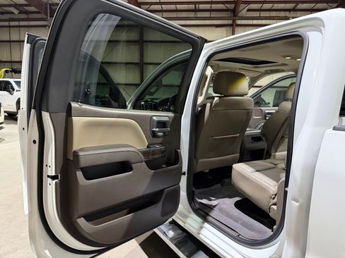 Used 2016 GMC Sierra 2500 Denali w/ Duramax Plus Package AWD/4WD image 15