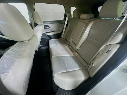 Used 2023 Nissan Rogue SV FWD image 25