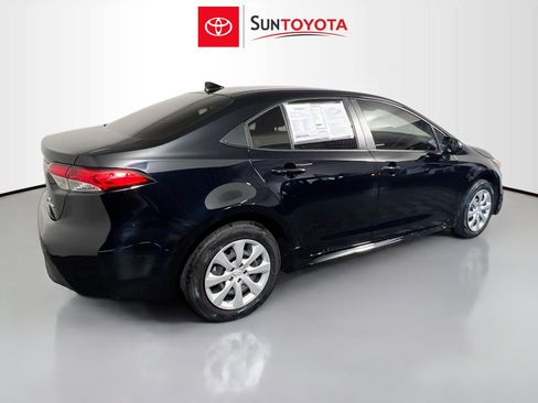 Used 2025 Toyota Corolla LE FWD image 4