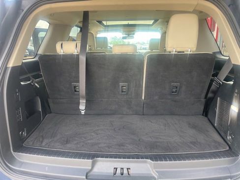 Used 2019 Ford Expedition Platinum RWD image 12