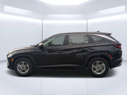 Used 2025 Hyundai Tucson SE FWD image 6