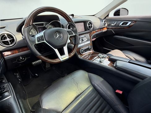 Used 2014 Mercedes-Benz SL 550 image 27