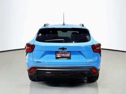 Used 2024 Chevrolet Trax RS w/ Sunroof Package FWD image 7