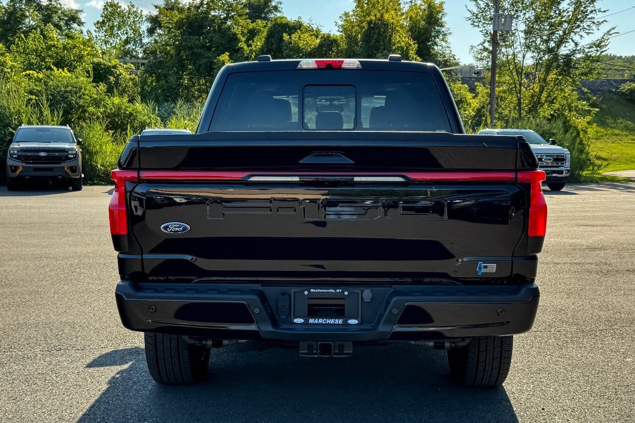 Used 2023 Ford F150 Lightning Platinum AWD/4WD image 4