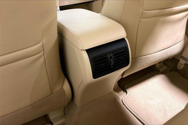 Used 2017 Toyota Camry XLE w/ Moonroof Package FWD image 34