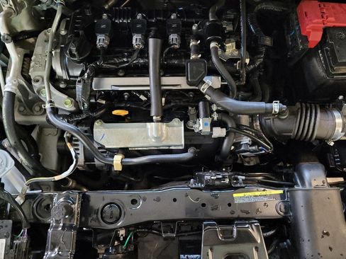 Used 2022 Nissan Versa SR image 30