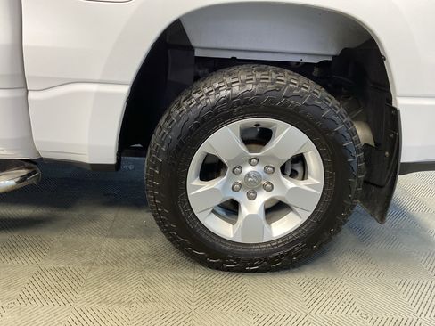 Used 2019 RAM 1500 Big Horn image 28