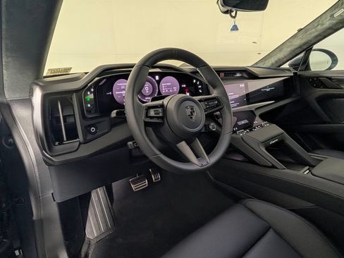 New 2026 Porsche Cayenne Turbo AWD/4WD image 4