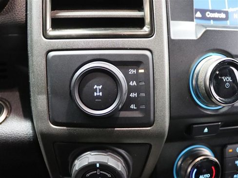 Used 2018 Ford F150 Raptor w/ Equipment Group 802A Luxury image 30