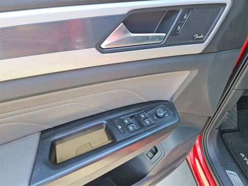 Used 2021 Volkswagen Atlas SEL Premium image 16