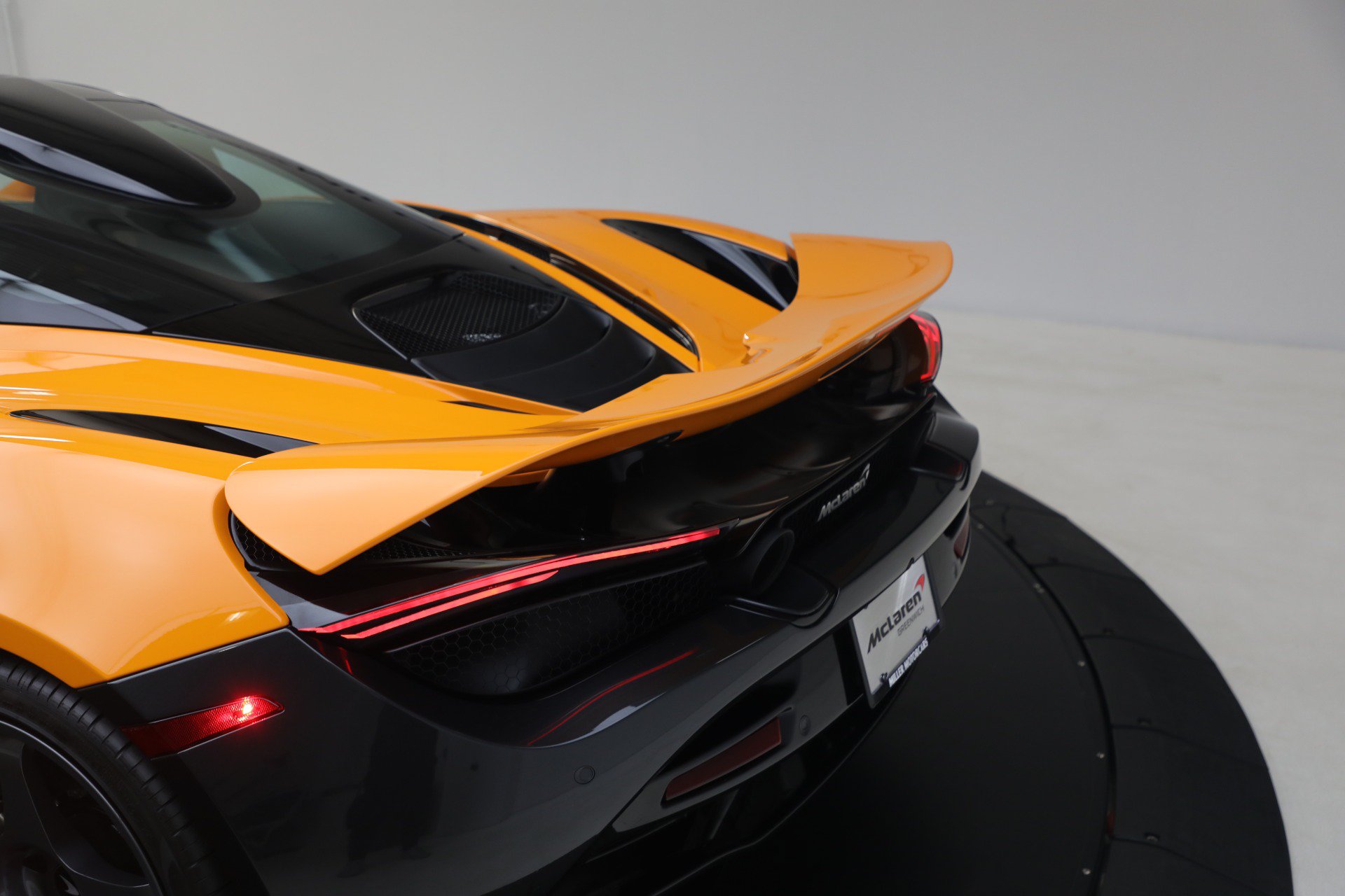 Used 2021 McLaren 720S RWD image 36