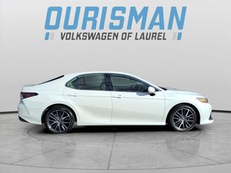 Used 2021 Toyota Camry XLE video 2