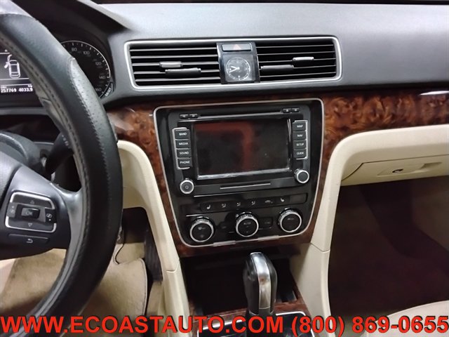 Used 2012 Volkswagen Passat 2.5 SEL FWD image 12