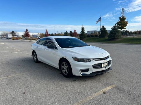 Used 2017 Chevrolet Malibu LS image 4