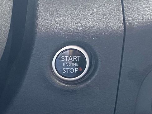 Used 2023 Nissan Frontier SV w/ Technology Package image 23