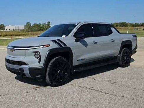New 2026 Chevrolet Silverado EV LT w/ LPO, Dark Package Plus AWD/4WD image 4
