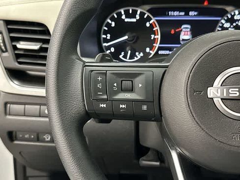 Used 2024 Nissan Rogue SV AWD/4WD image 17