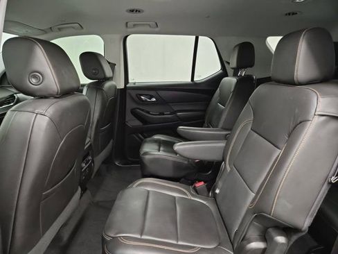Used 2020 Chevrolet Traverse LT w/ LT Premium Package FWD image 16