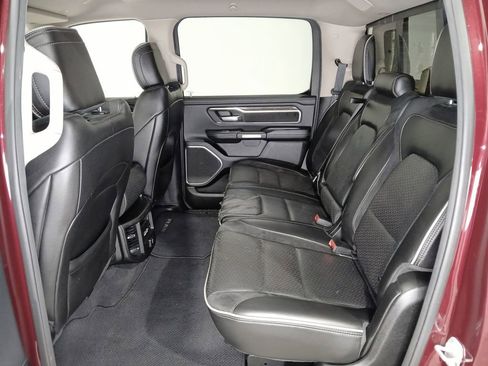 Used 2019 RAM 1500 Laramie AWD/4WD image 10