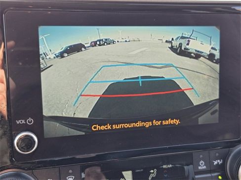 Used 2023 Toyota Highlander XLE image 25