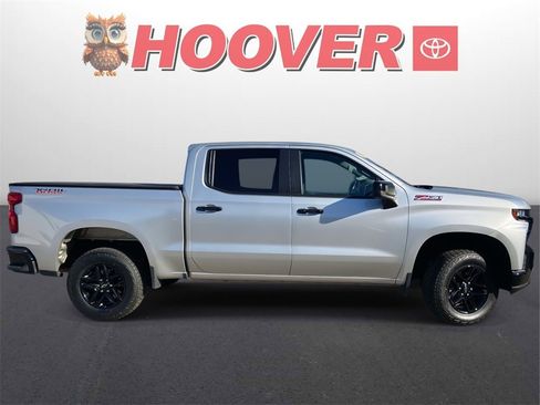 Used 2021 Chevrolet Silverado 1500 LT Trail Boss w/ LPO, Dark Essentials Package image 2