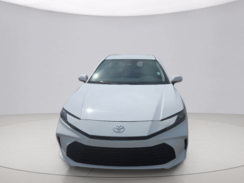 Used 2025 Toyota Camry LE FWD image 8