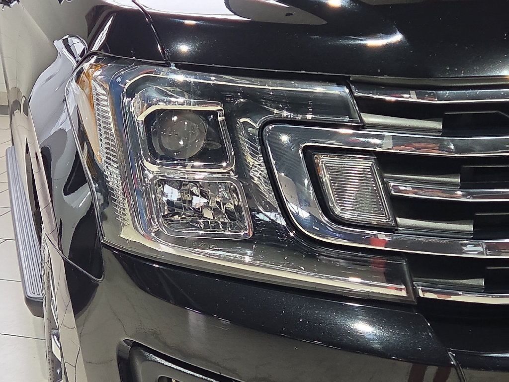 Used 2021 Ford Expedition XLT AWD/4WD image 7
