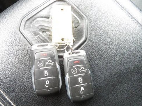 Used 2021 RAM 1500 Laramie AWD/4WD image 24
