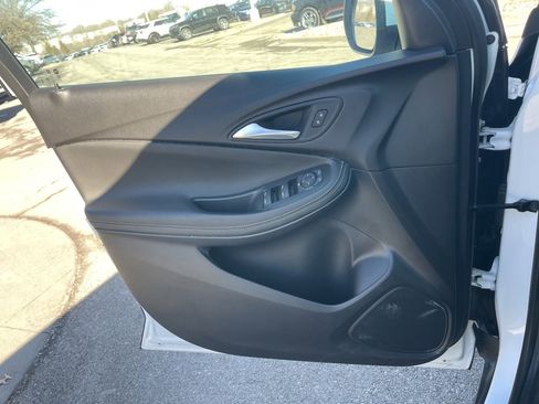 Certified 2025 Buick Encore GX Preferred image 27