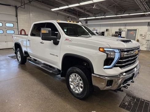 Used 2024 Chevrolet Silverado 2500 LTZ w/ LTZ Convenience Package AWD/4WD image 8