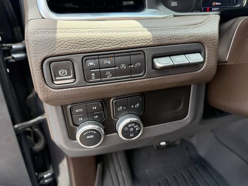 Used 2021 GMC Yukon XL Denali AWD/4WD image 12