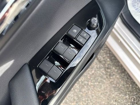 Certified 2020 Toyota Prius Prime Limited FWD image 20