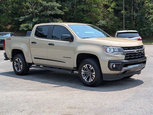 Used 2022 Chevrolet Colorado Z71 AWD/4WD image 11