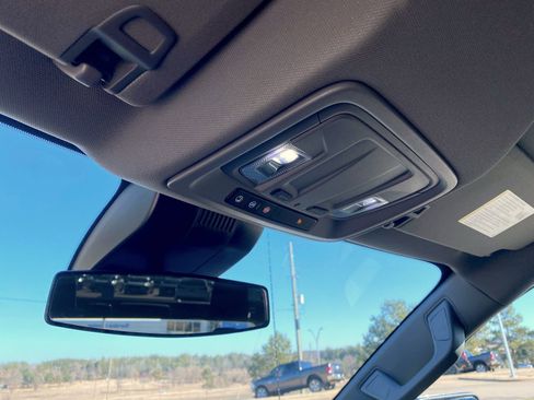 Used 2025 Chevrolet Silverado 1500 LT image 25