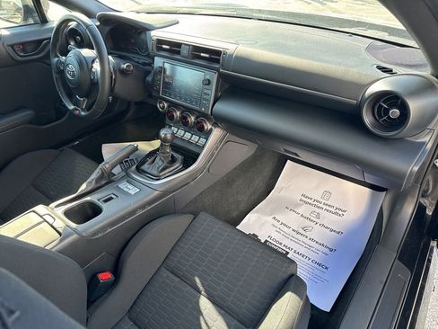 Certified 2022 Toyota GR86 image 21