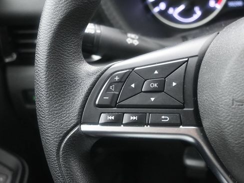 Used 2024 Nissan Sentra SV FWD image 17