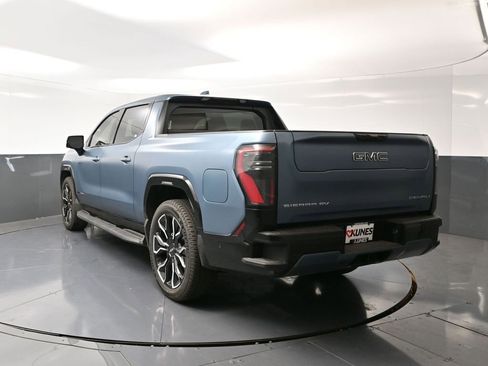 New 2025 GMC Sierra EV Denali image 9