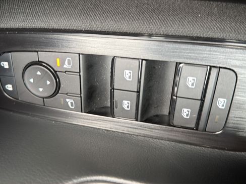 Used 2025 Nissan Kicks S FWD image 15