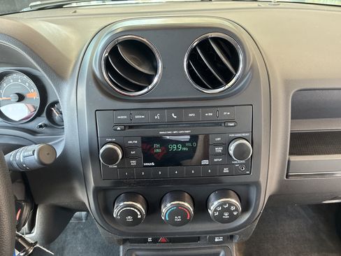 Used 2016 Jeep Patriot Sport w/ Power Value Group AWD/4WD image 22