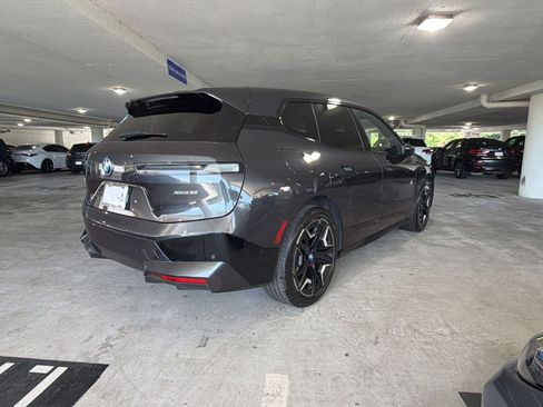 Used 2024 BMW iX xDrive50 w/ Sport Package AWD/4WD image 8