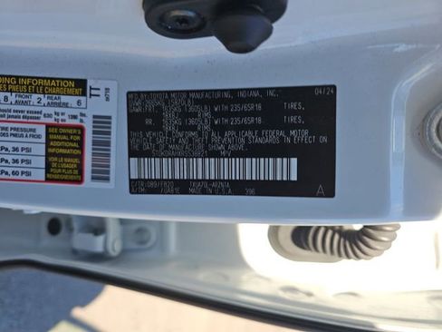 Used 2024 Toyota Highlander LE image 36